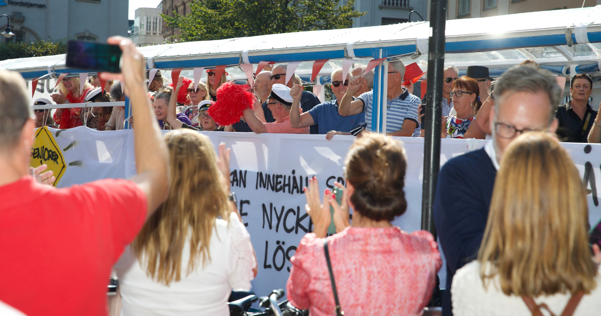 Pensionspremiären tar över Stureplan – firar Sveriges nya pensionärer med fest